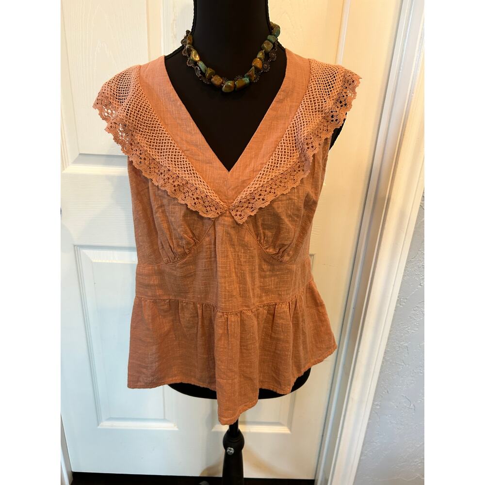 Old Navy Peach Flutter-Sleeve Crochet Lace Tie-Back Peplum Top - Size L - EUC